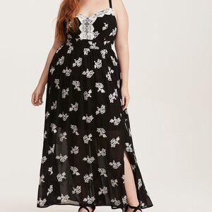 Torrid Black and White Chiffon Embroidered Maxi Dress Size 2X EUC